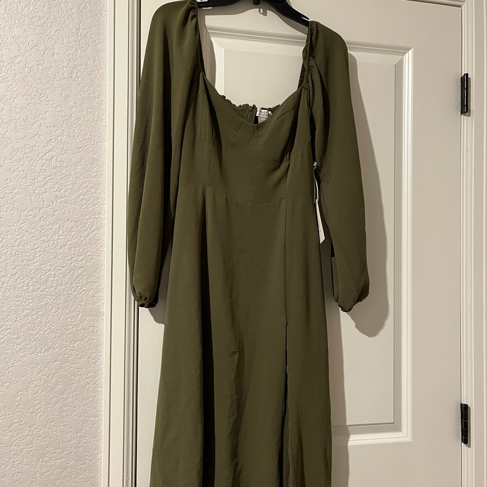 Long dress with side slit!